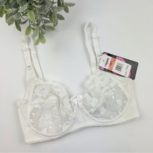 Carnival Embroidered Lace Floral Soft Cup Bra Size 34D in White